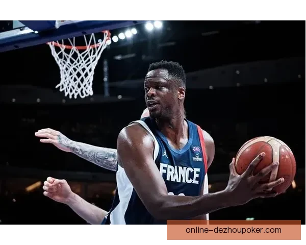 克斯坦夏完胜桑塔尼三比零展现强大统治力